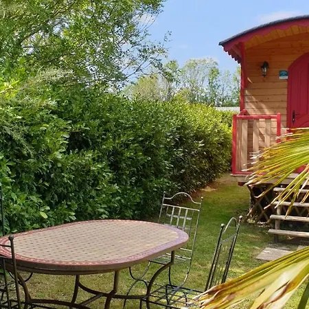 Villa Le Petit Nid Dans La Roulotte Roscanvel Exterior foto