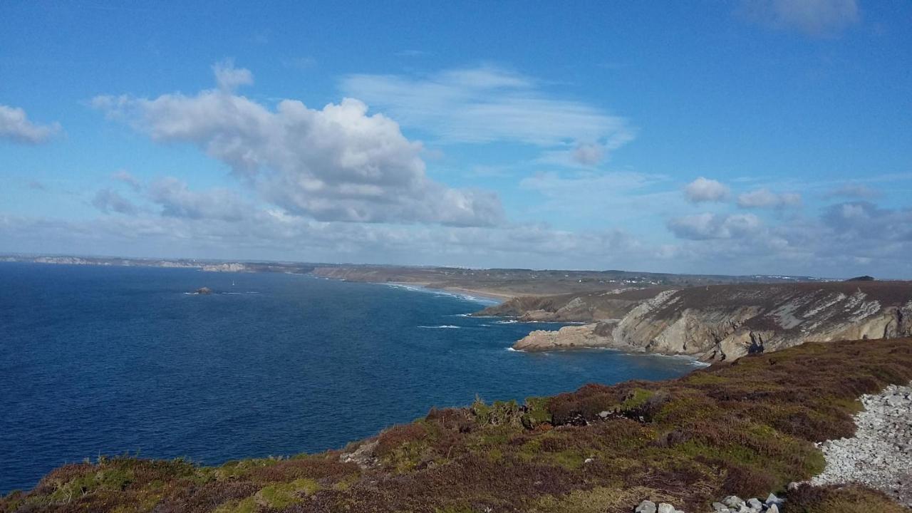 Le Petit Nid Dans La Roulotte Roscanvel